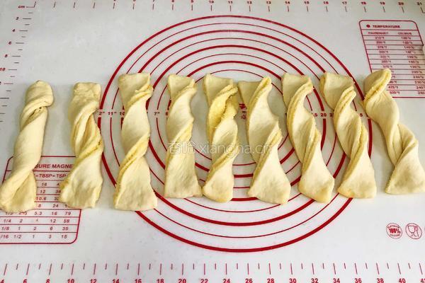 椰蓉奶棒面包的做法图解13