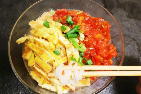 番茄鹅蛋黄瓜面的做法图解8