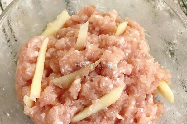 小米芹菜肉丸子的教学的做法图解3