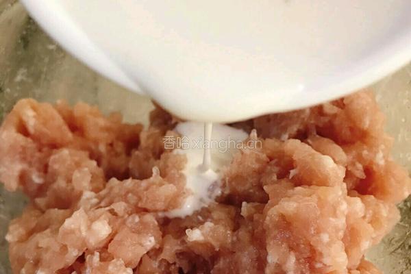小米芹菜肉丸子的教学的做法图解8