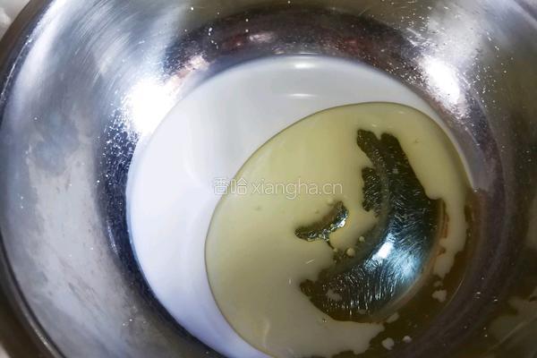 双色可可蛋糕卷的做法图解2