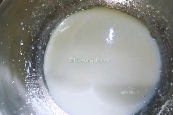 双色可可蛋糕卷的做法图解3