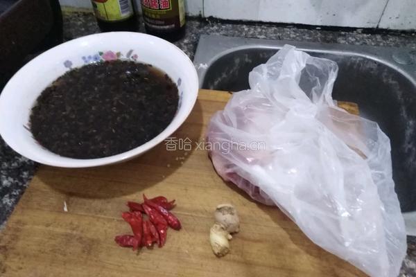 梅干菜烧肉的做法图解1