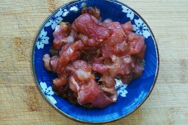 金针菇炒肉丝的做法图解3