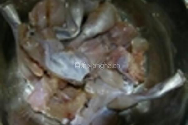 黑松露野生牛肝菌烧牛蛙的做法图解2