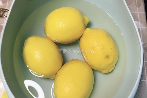 蜂蜜柠檬百香果的做法图解1
