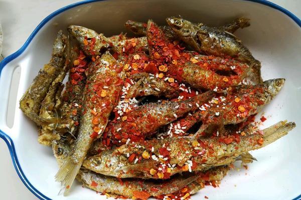 油炸小河鱼的做法图解4