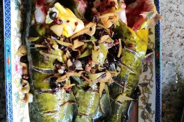 豆豉蒜蓉蒸黄骨鱼的做法图解2