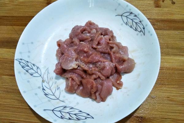 青红椒西葫芦炒肉片的做法图解6