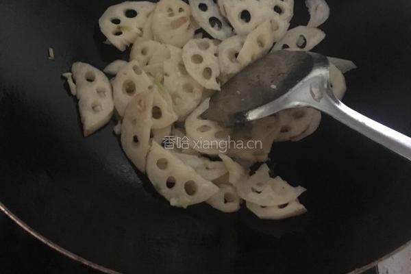 莲藕木耳炒肉的做法图解5