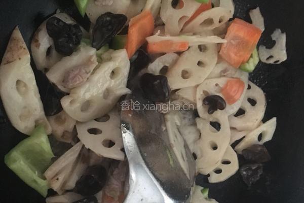 莲藕木耳炒肉的做法图解8
