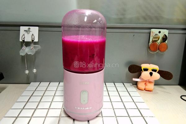 鲜榨火龙果汁的做法图解4