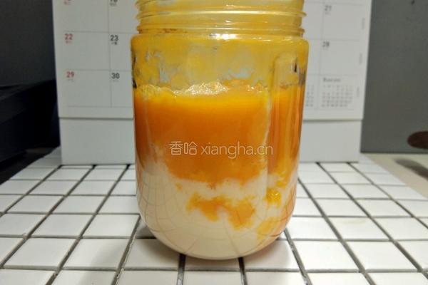 牛奶芒果汁的做法图解3