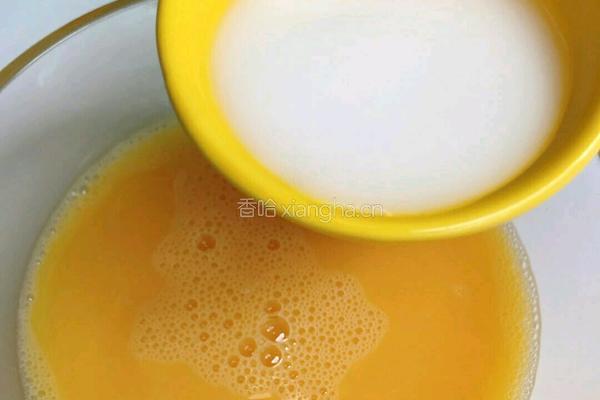 秋葵酱香鸡蛋卷的教学的做法图解3