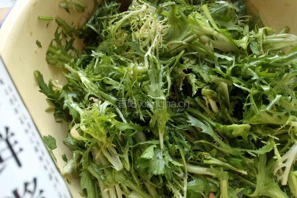 皮蛋拌苦菊的做法图解6