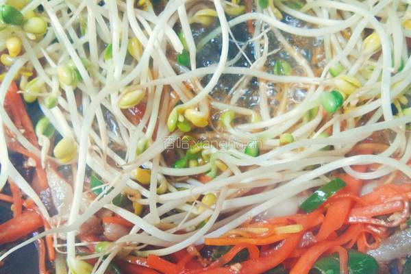 腊肉炒胡萝卜芽菜的做法图解6
