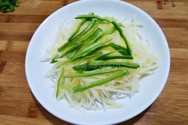 豆豉炝拌青椒土豆丝的做法图解14