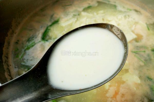 蒜苗豆腐大虾汤的做法图解12