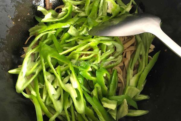 尖椒豆腐皮的做法图解4