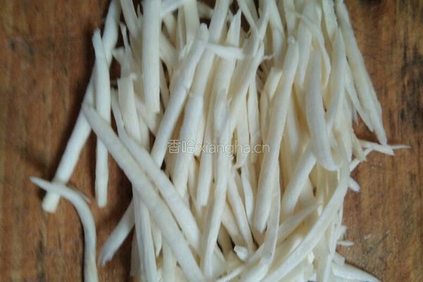茭白炒肉丝的做法图解1