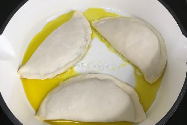 韭菜盒子的做法图解20