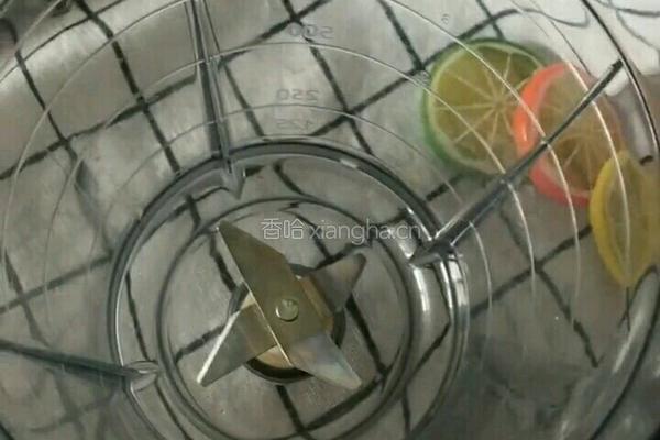 西瓜沙冰气泡水的做法图解2
