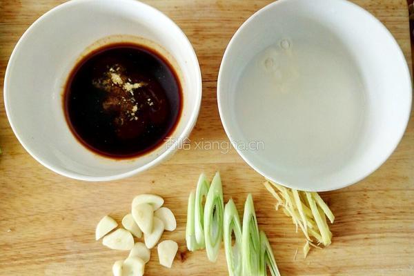 香菇扒棠菜 的做法图解2