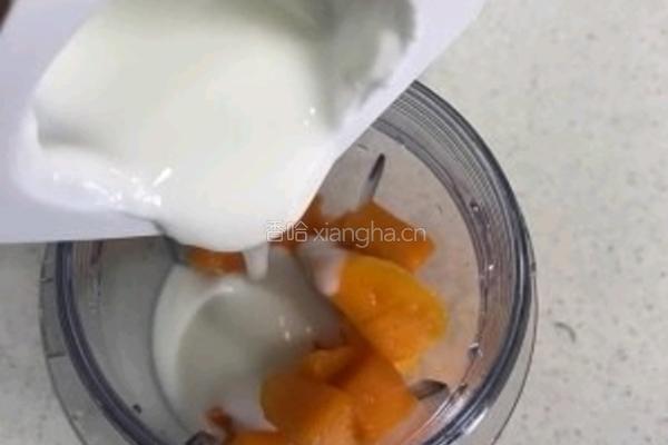 蜂蜜芒果思慕雪的做法图解3