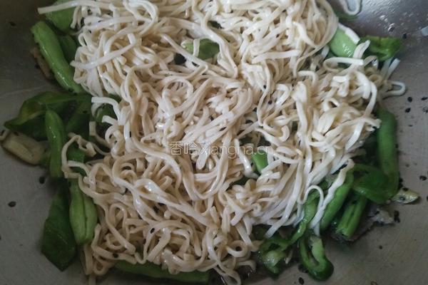 豆角闷面的做法图解4