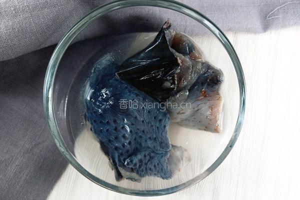 备孕汤谱 鹌鹑蛋竹笙汤配合补充脑部营养的做法图解4