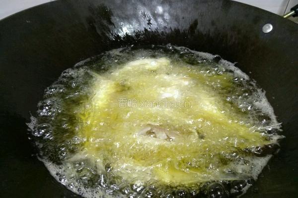豆鼓河鱼的做法图解3