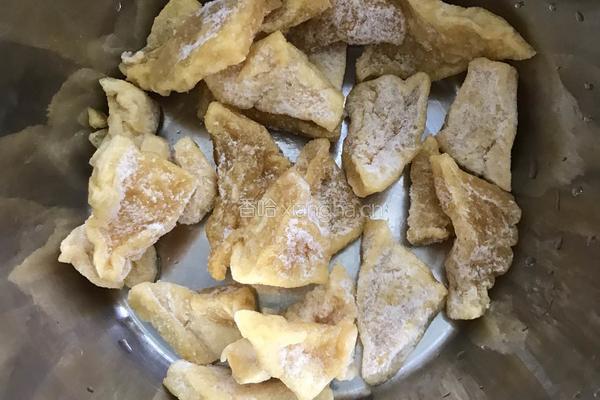 肉片白菜豆腐泡汤 的做法图解2