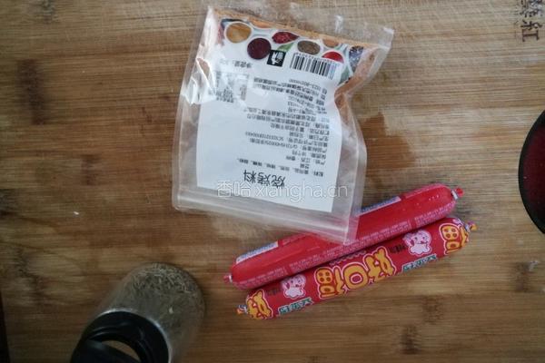 炸火腿肠的做法图解1
