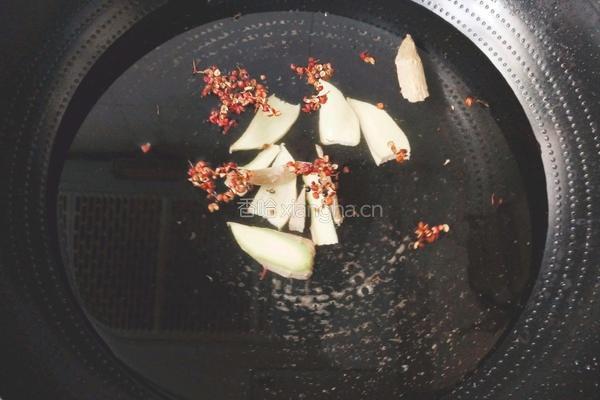 柳树蘑菇烧鸡肉(加板粟版)的做法图解6