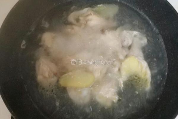 啤酒闷鸡腿的做法图解1