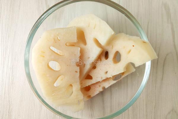 月子汤谱 核桃藕汁瘦肉汤 清热排恶露的做法图解3