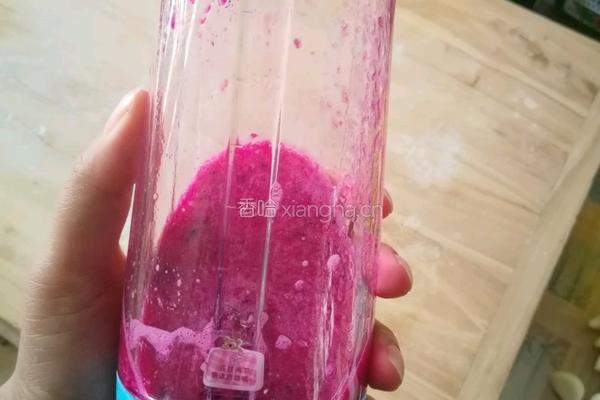 火龙果面条的做法图解1