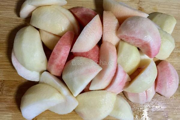 自制水蜜桃罐头的做法图解2