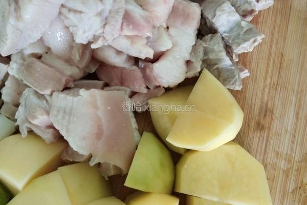 土豆红烧肉的做法图解3