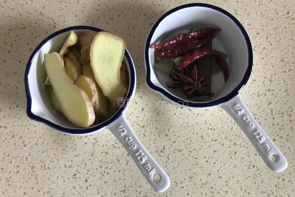 电饭锅酱牛肉 的做法图解3