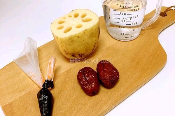 红枣莲藕羹的做法图解1
