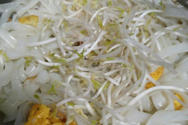 鸡蛋豆芽炒粉的做法图解4