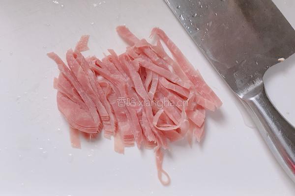 美式火腿炒菜根的做法图解2