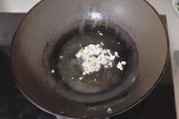 美式火腿炒菜根的做法图解5