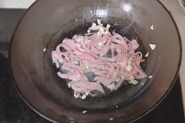 美式火腿炒菜根的做法图解6