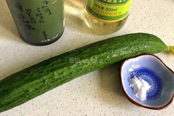 酸甜黄瓜丝的做法图解1
