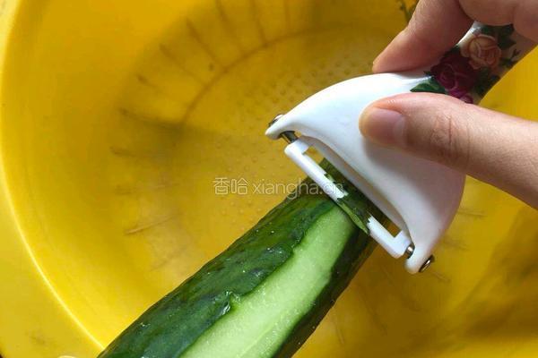 酸甜黄瓜丝的做法图解2