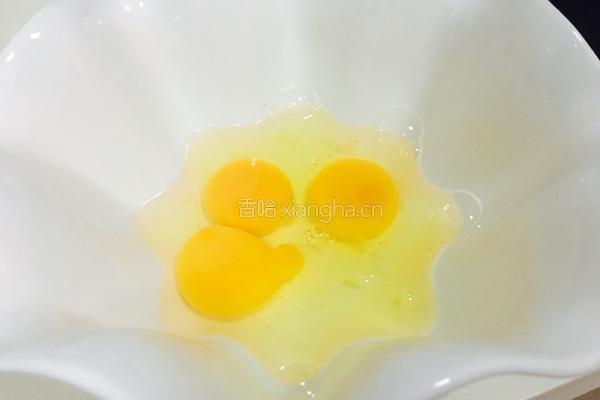 尖椒炒鸡蛋的做法图解2