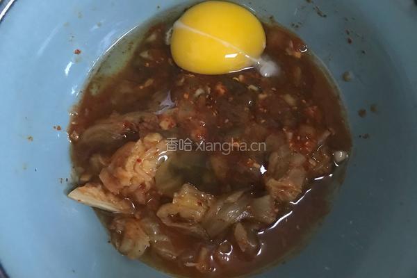 辣白菜饼 的做法图解2