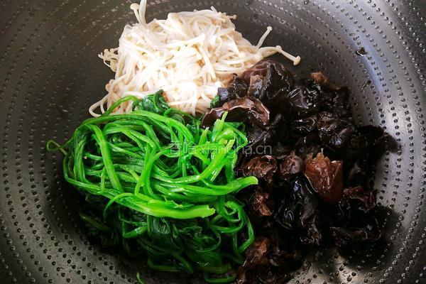 菠菜拌双菌的做法图解11